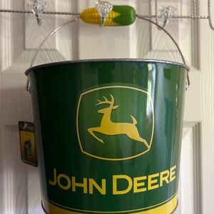 John Deere Licensed Metal  Beverage Bucket NWT